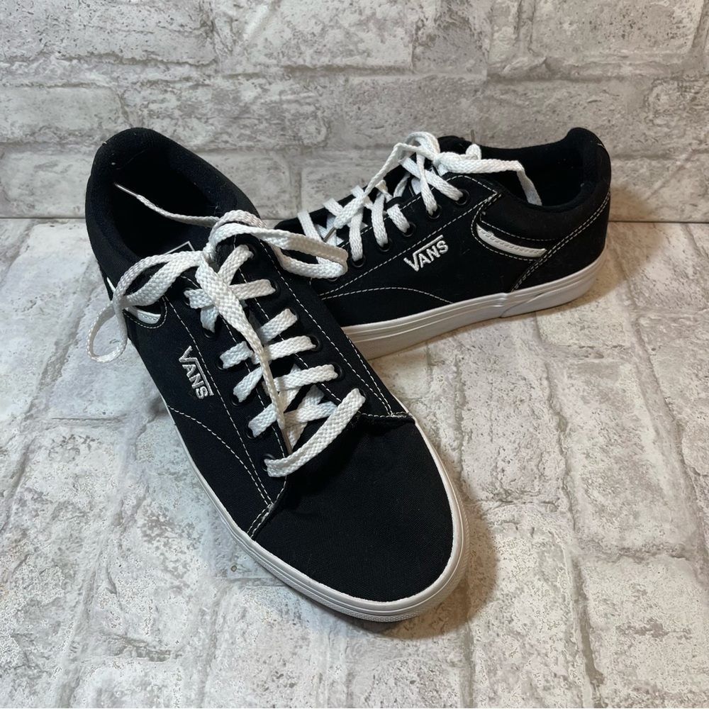 Vans Men’s Seldan Low Vulcanized Rubber Lace Up Sneakers Size 7.5